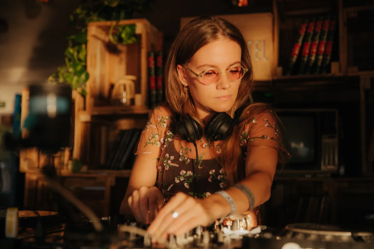 Earth Groove with Poly-Ritmo